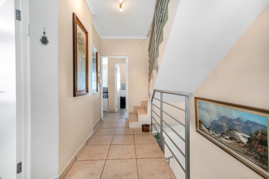 4 Bedroom Property for Sale in Bantry Bay Western Cape